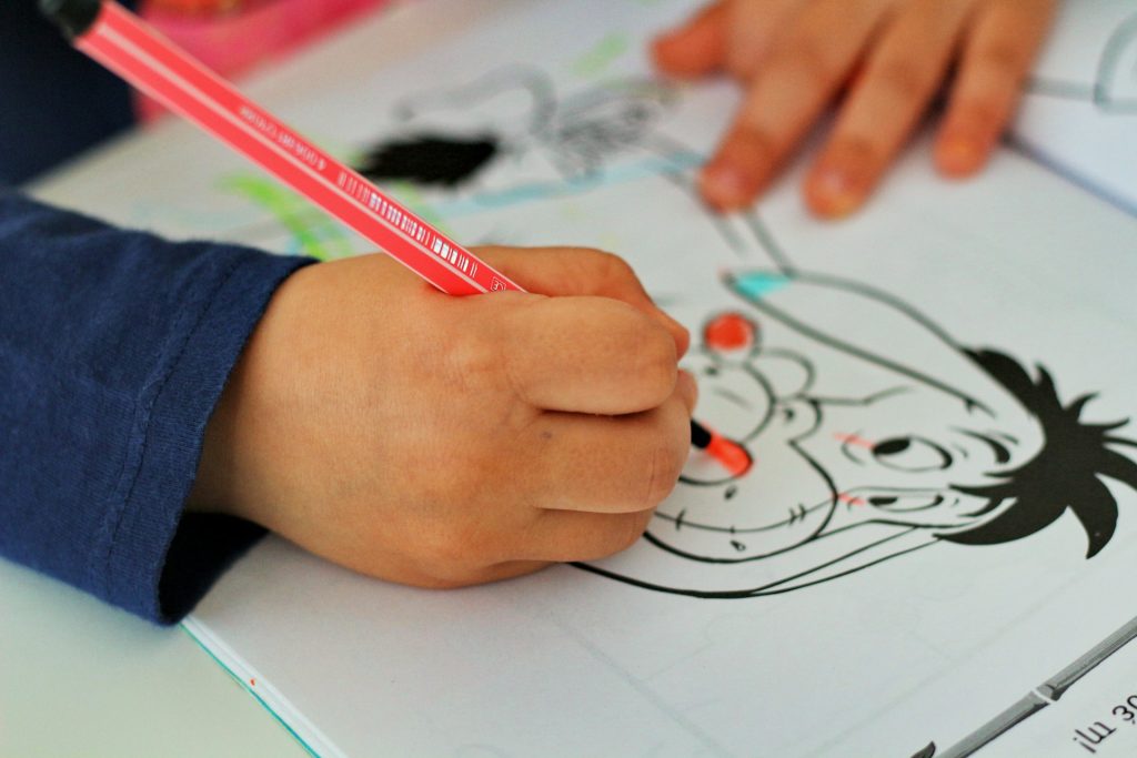 Mengembangkan motorik